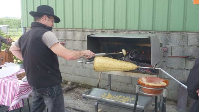Démonstration de gâteau à la broche